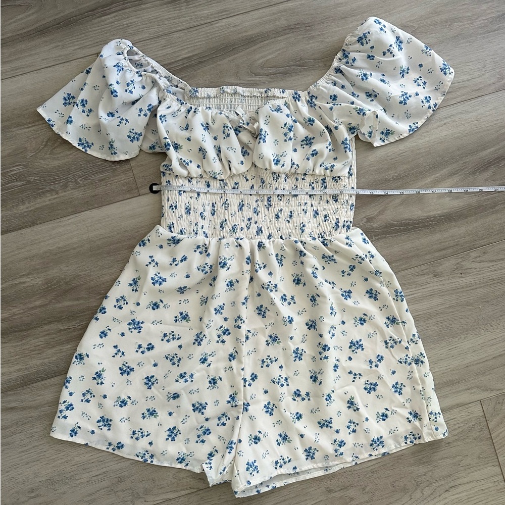 Floral Off-Shoulder Romper - Picture 3 of 6